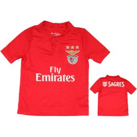 Piros mez (98) kisfiú