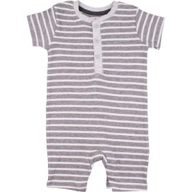 George Csíkos napozó (68) baba