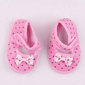 Pöttyös rózsaszín kocsicipő baba