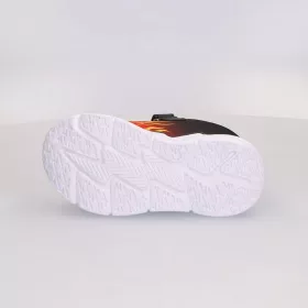 Hot Wheels piros-fekete LED fényű kisfiú cipő